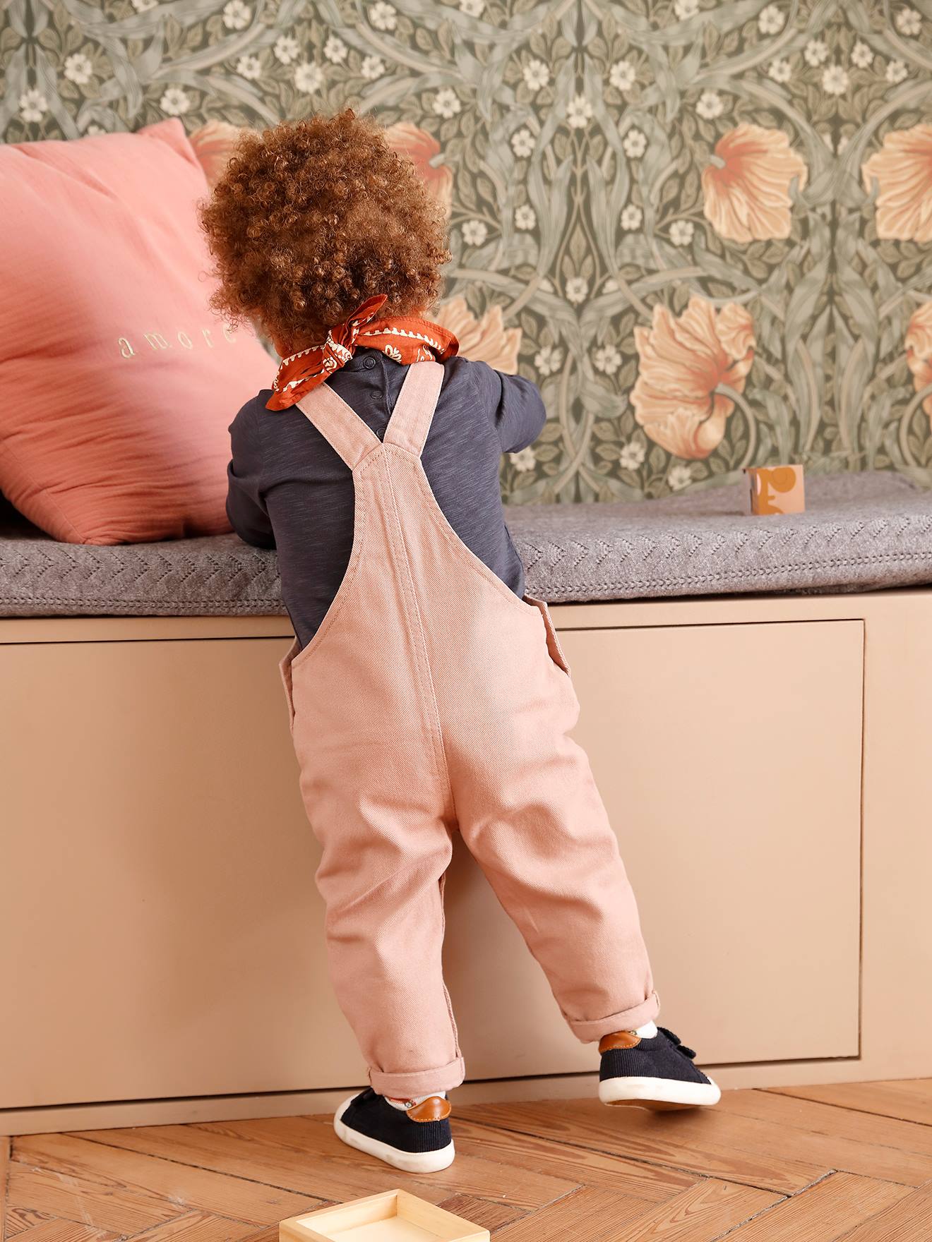 Ensemble salopette, T-shirt et bandana bébé beige
