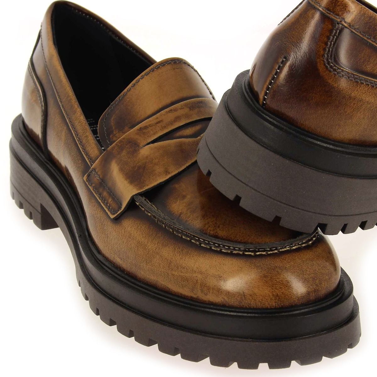 Julie Dee  GD433 - camel vieilli