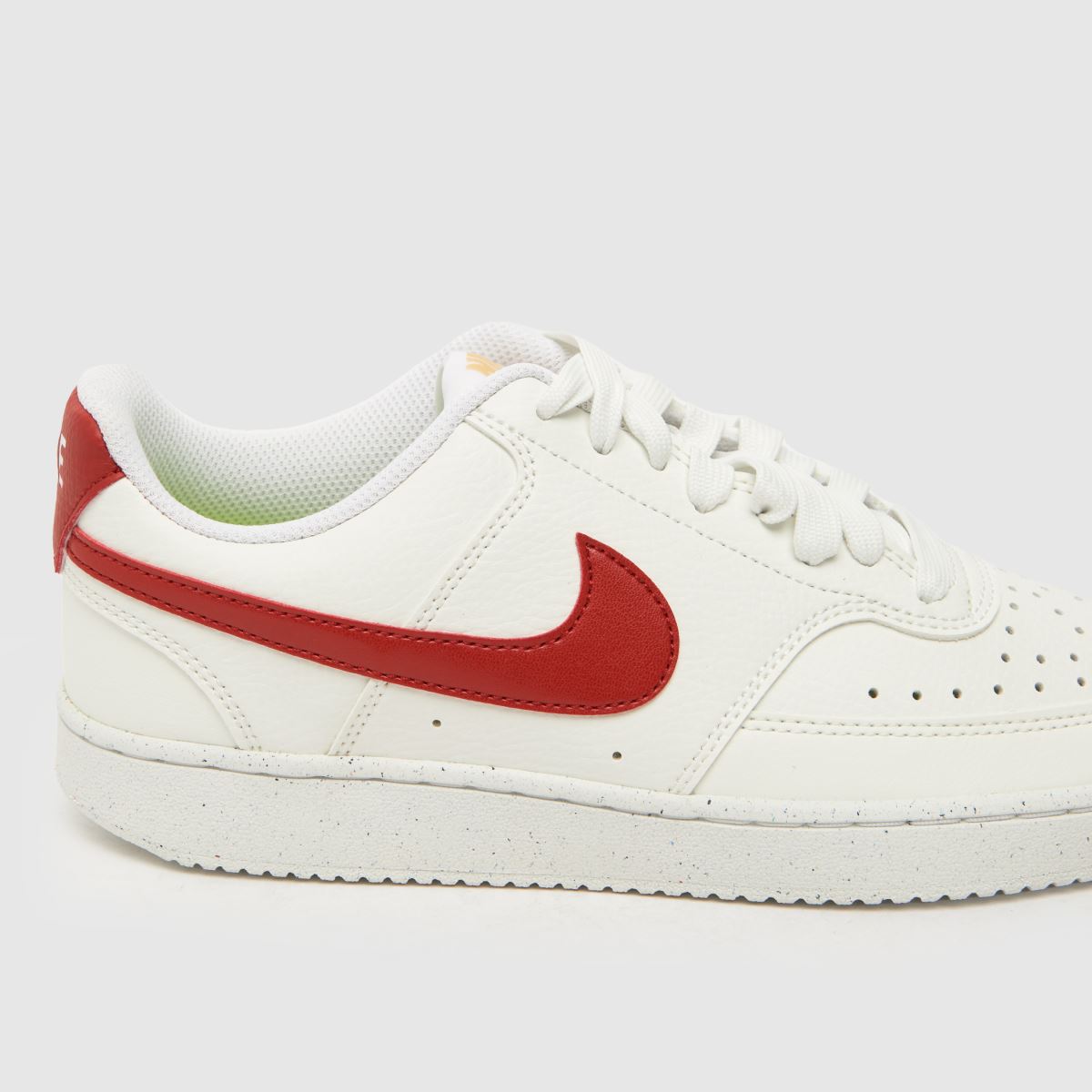 Nike Court Vision Low Better – Vita och röda träningsskor