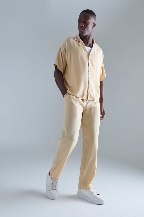 Kastiges Viskose-Hemd und Hose