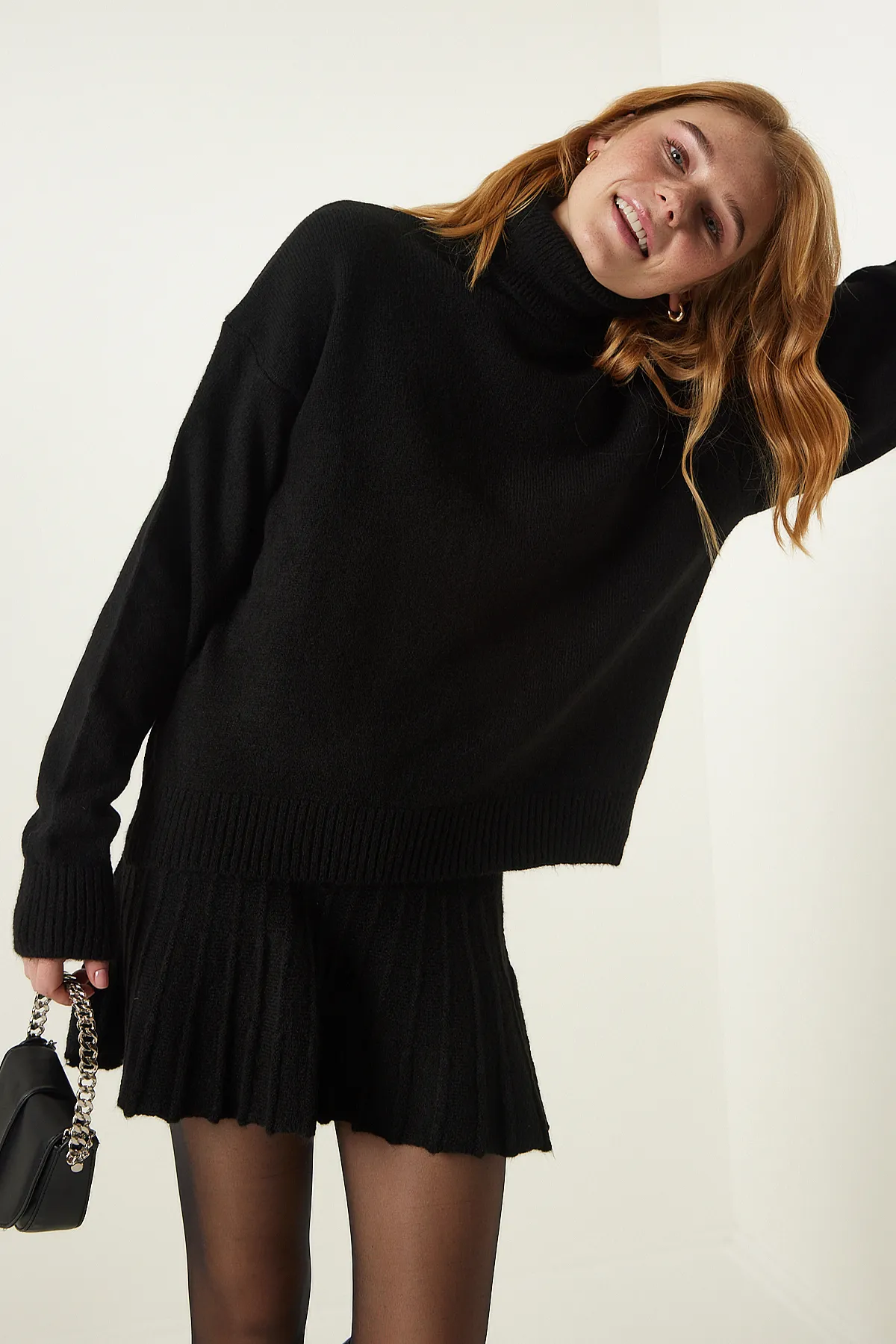 Happiness İstanbul  Schwarzer Rollkragenpulloverrock-Strickanzug für Damen YY00195