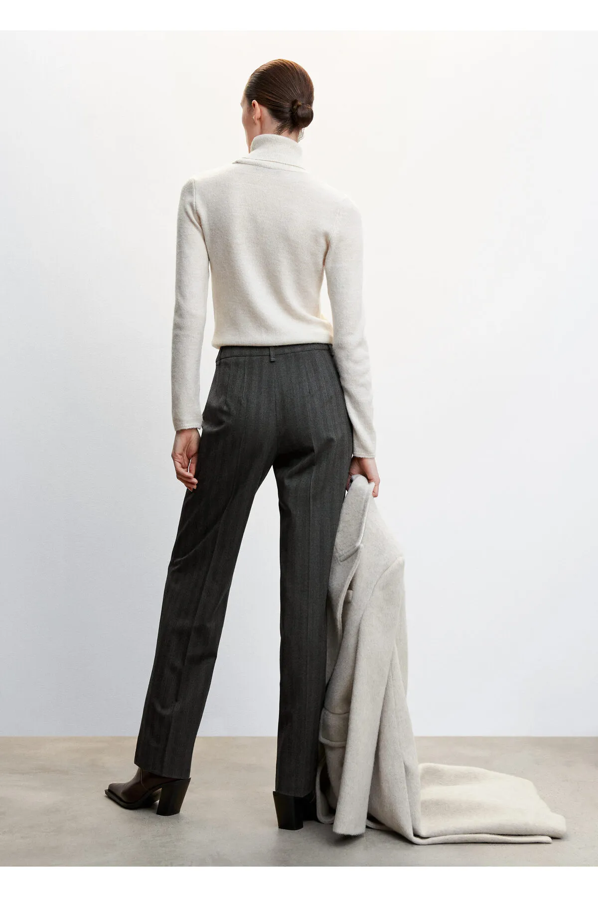 MANGO  Graue Damenhose 37049805