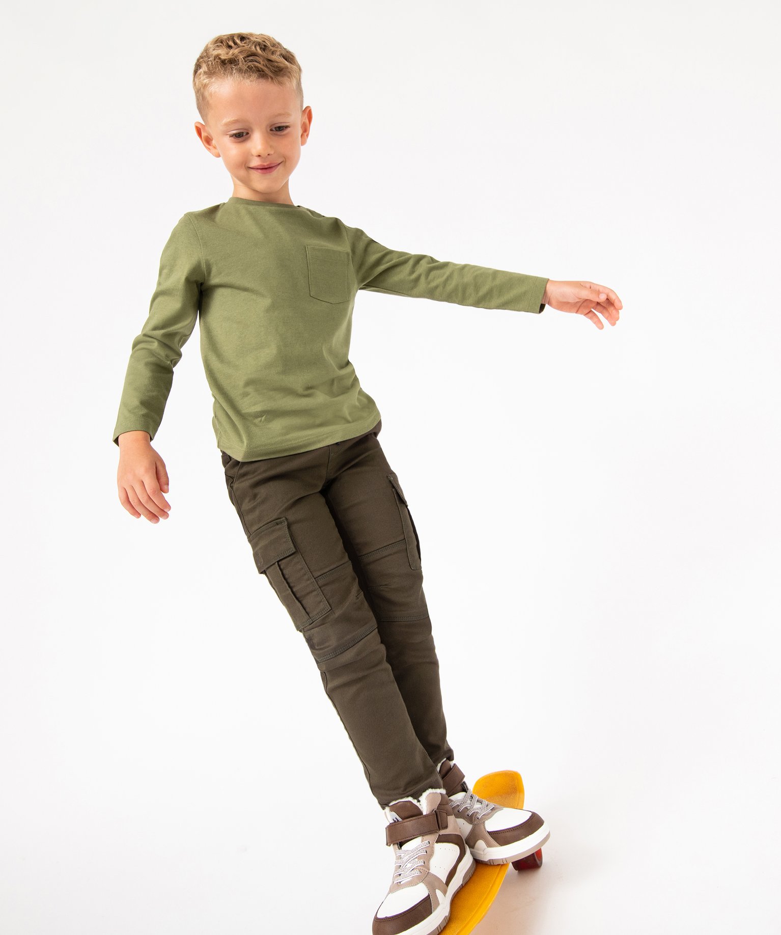 Pantalon multipoches en matière résistante Garçon kaki | GEMO