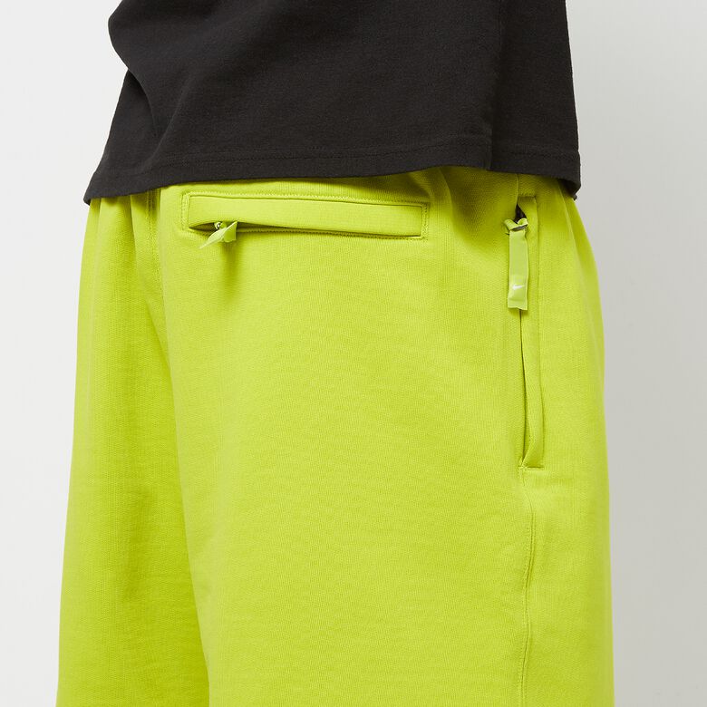NIKE Solo Swoosh French Terry Short bright cactus/white