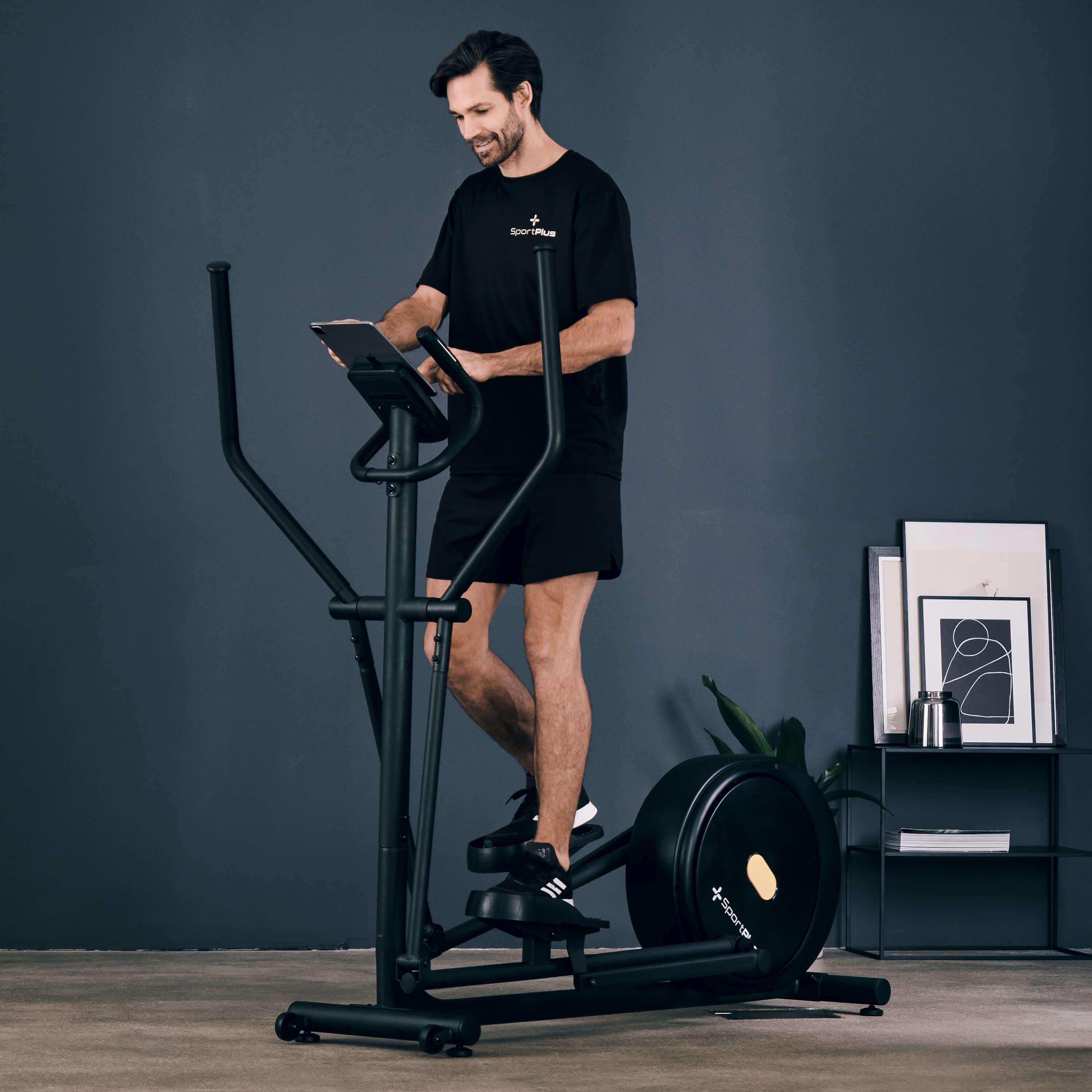 SportPlus Crosstrainer SP-ET-9910-B-iE, Design Crosstrainer, Magnetbremse, integrierte Herzfrequenz-Messung
