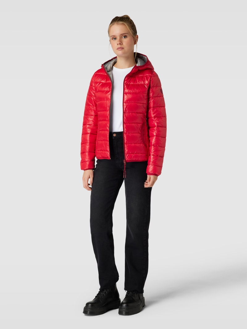 Steppjacke mit Kapuze in rot
