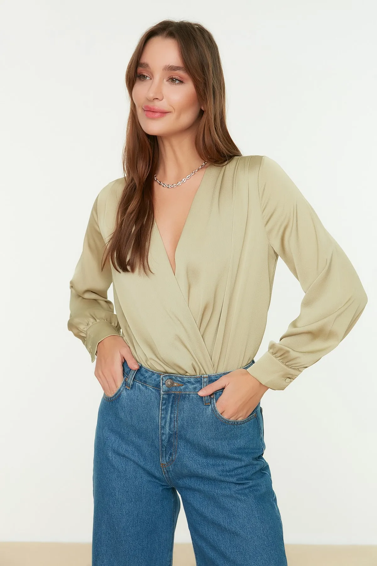 Trendyol Collection  Mintfarbener Satin-Body mit zweireihigem Kragen und Druckknopfdetail - TOFAW19BB0678