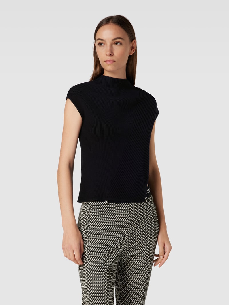 T-Shirt mit Strukturmuster Modell 'Palimi' in schwarz