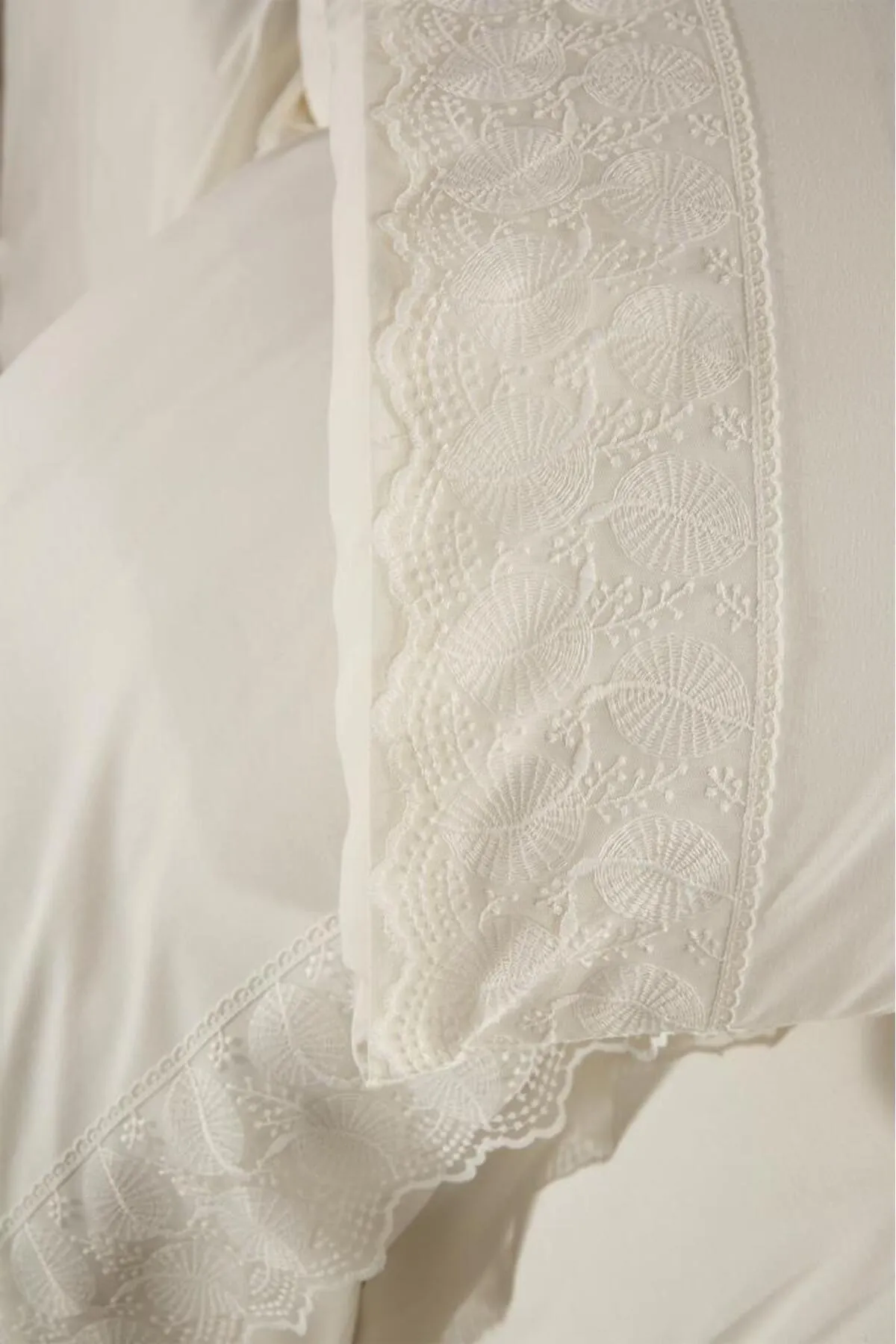 Çeyiz Diyarı  Bettwäsche-Set „Eliza Dowry“ aus französischer Spitze, Creme