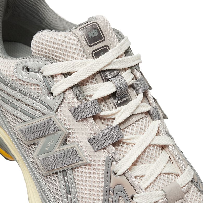 New Balance M1906RRD moonrock