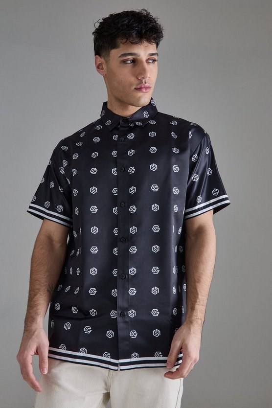 Oversize Satin-Hemd mit kurzen Ärmeln