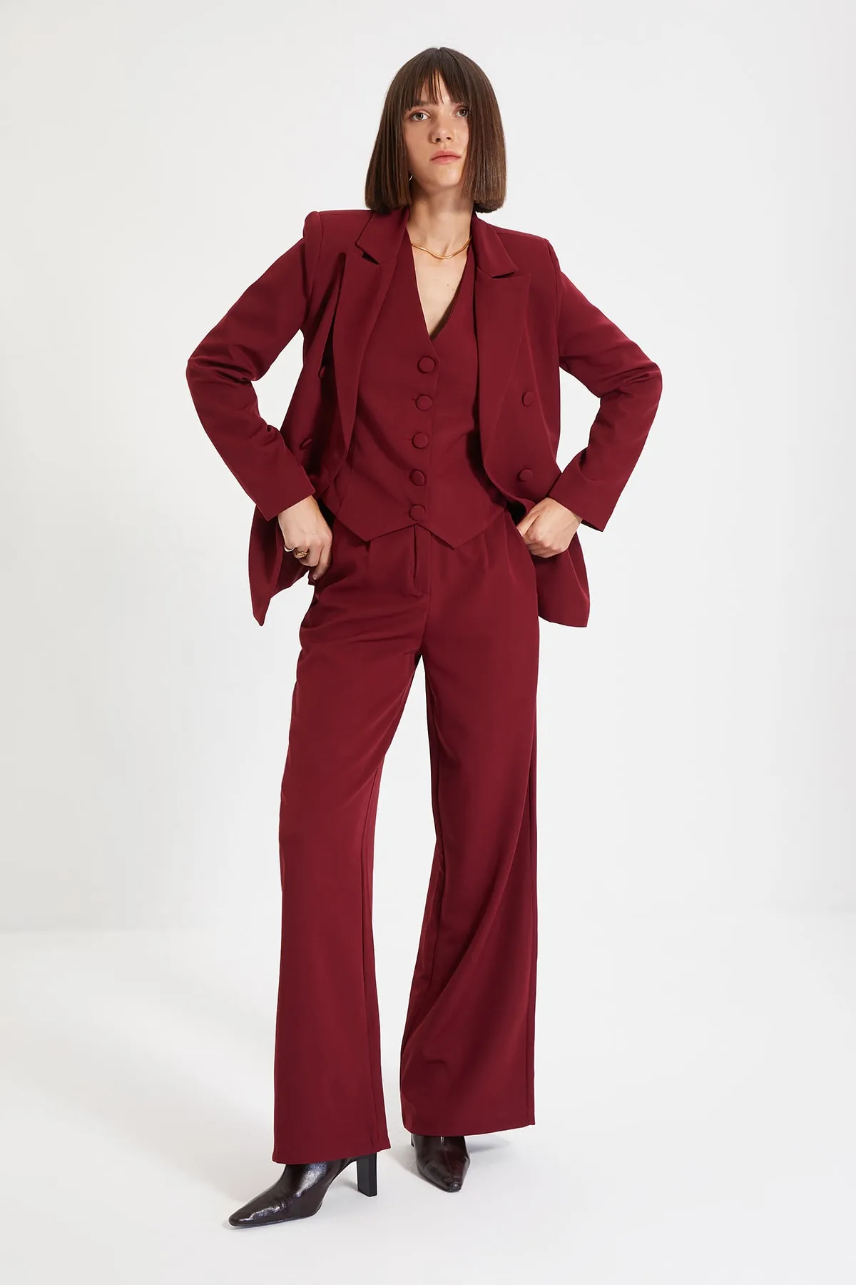 Trendyol Collection  Weinroter, regelmäßig gefütterter, gewebter Blazer TWOSS21CE0137