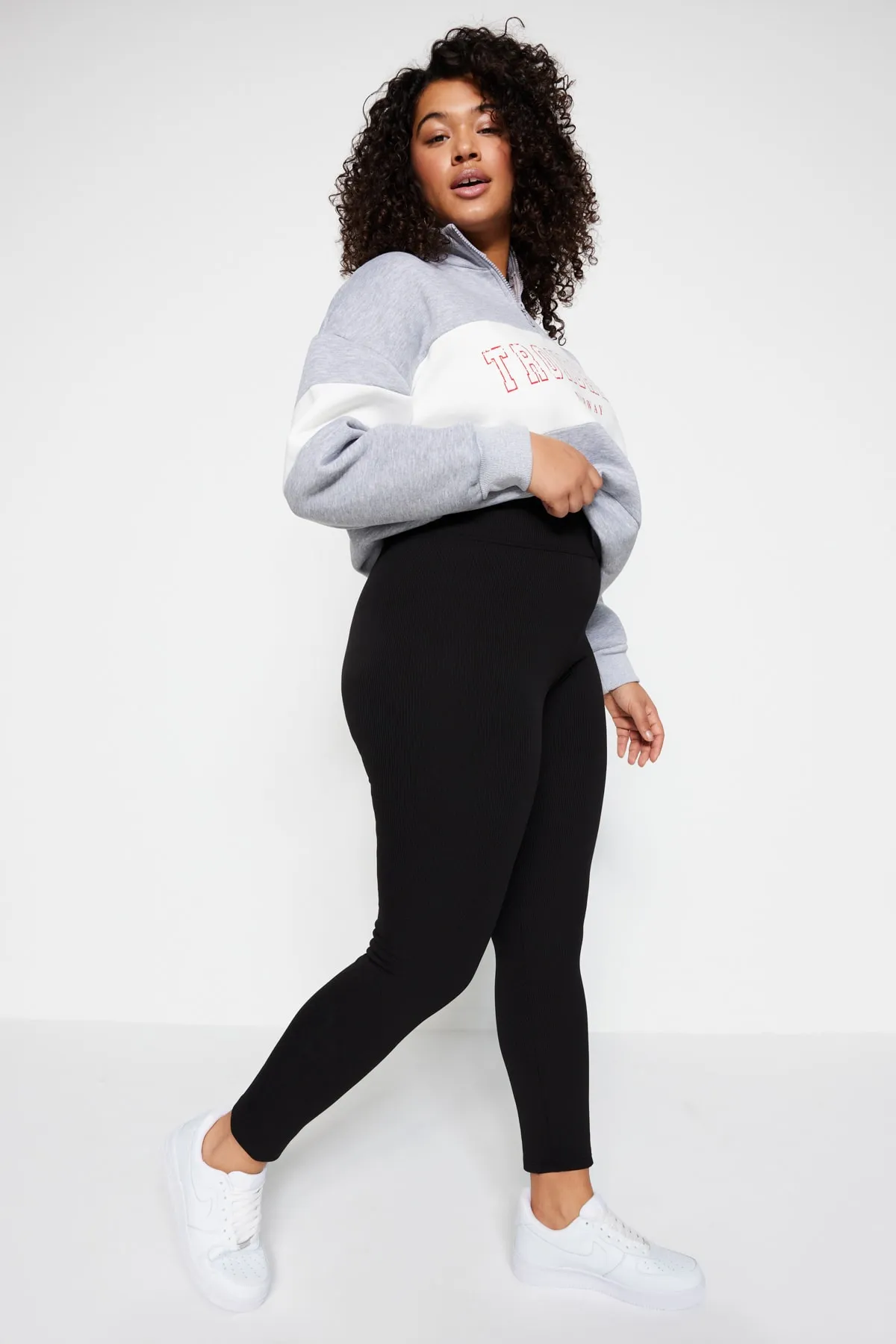 Trendyol Curve  Schwarze Strickstrumpfhose mit Fleece-Innenseite TBBAW23BV00017