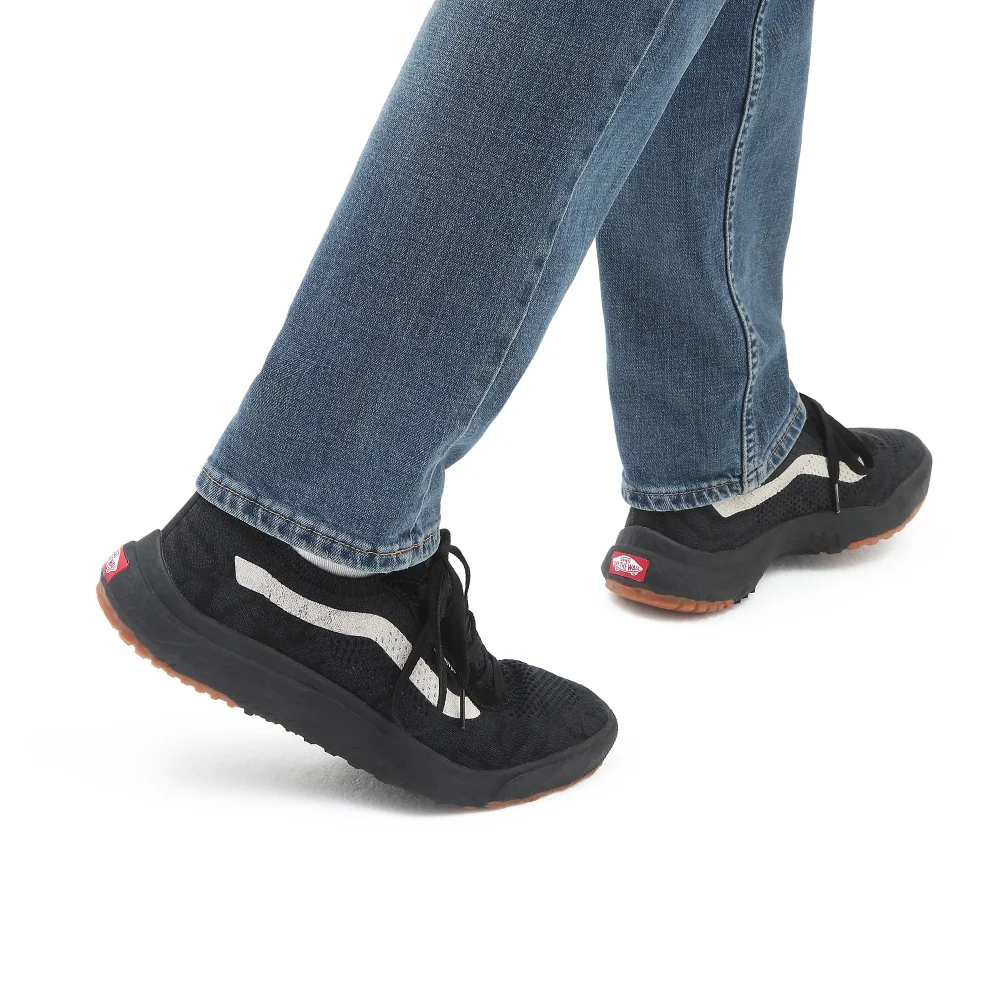 Vans UltraRange VR3 VN0A4BXBH7I1 / schwarz