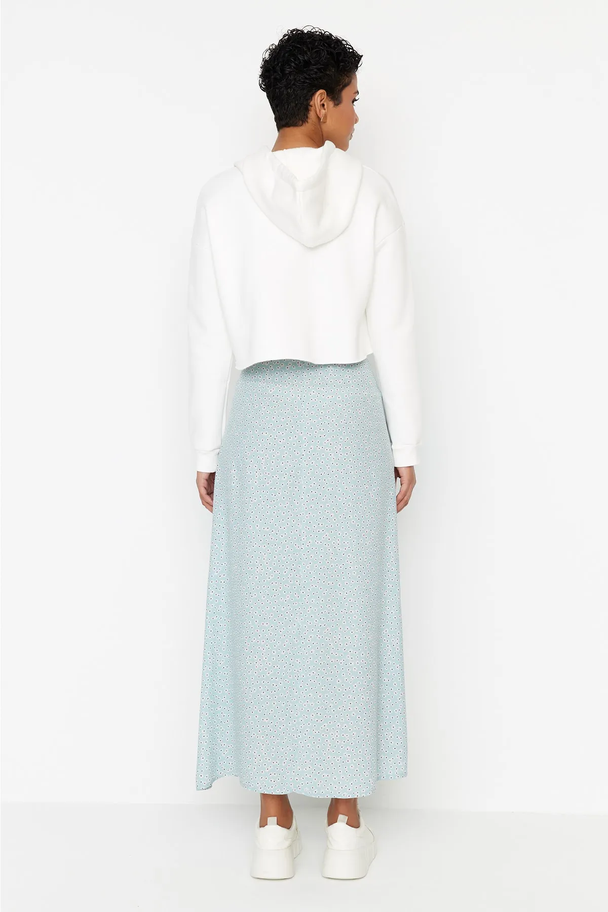Trendyol Modest  Wassergrüner A-Linien-Rock mit hoher Taille und Blumenmuster aus 100 % Viskosegewebe TCTSS23EE00007