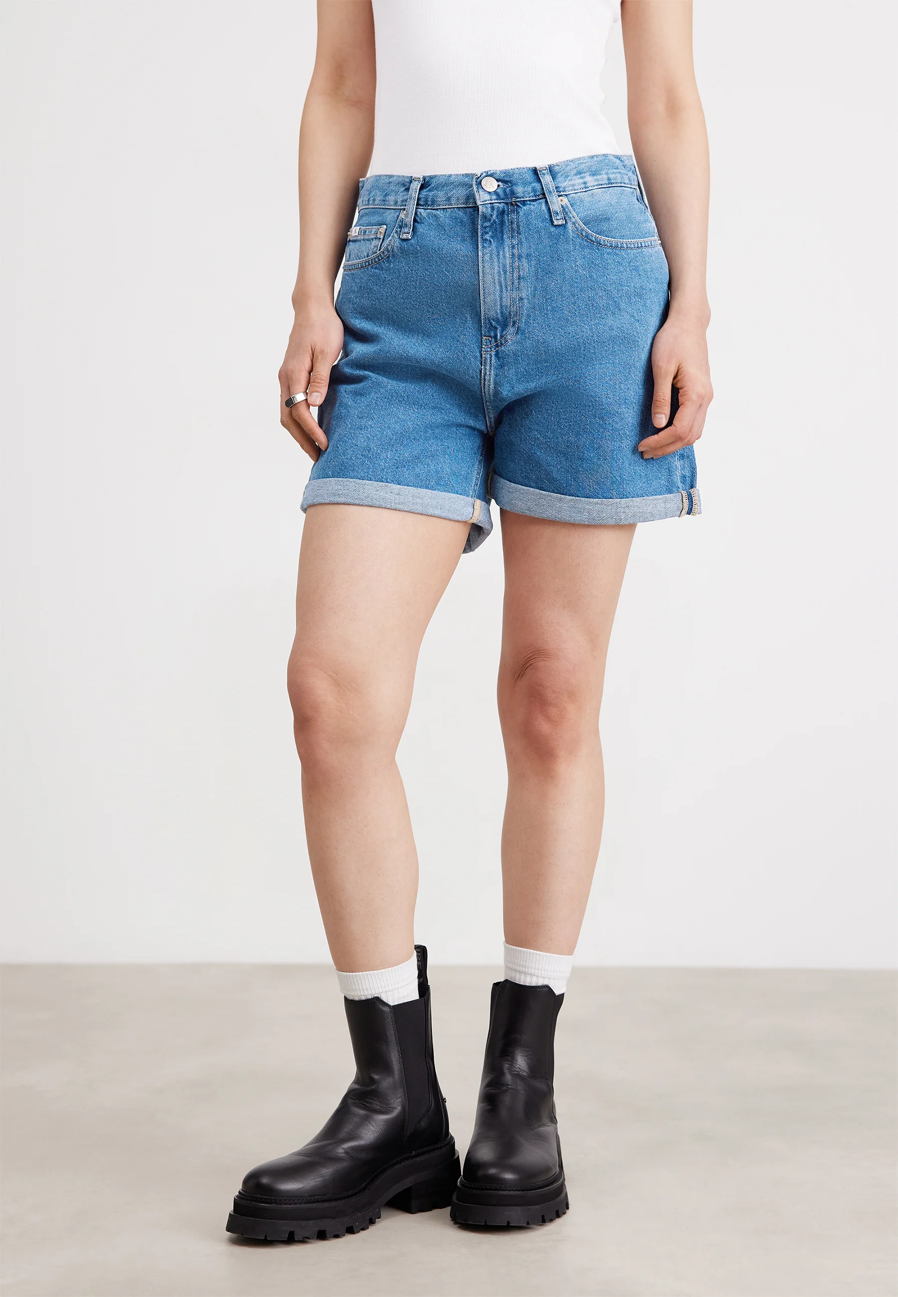 Calvin Klein Jeans MOM - Shorts vaqueros