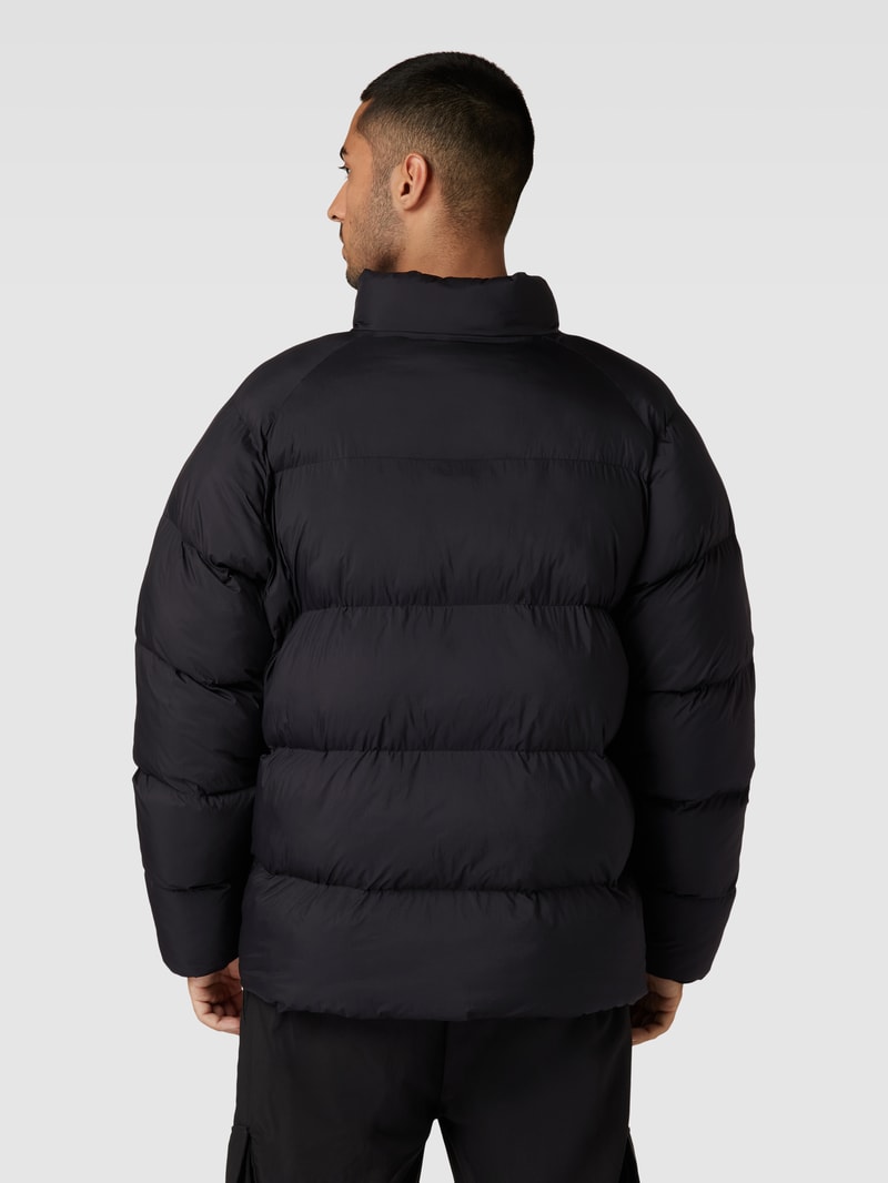Steppjacke mit Label-Print - PUMA X P&C* in schwarz
