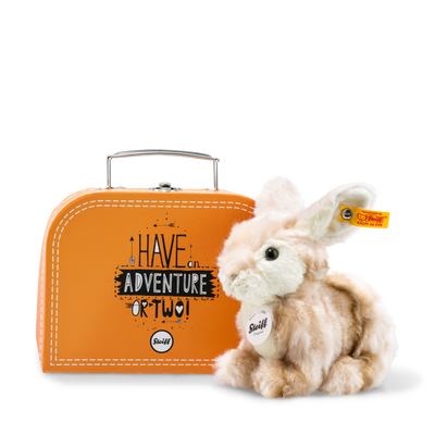 Melly Hase im Koffer