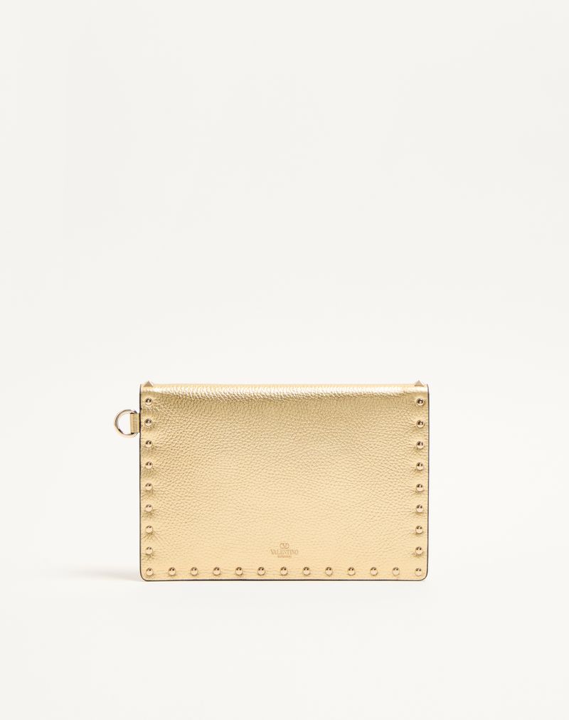 Clutch Rockstud em couro de bezerro laminado cor granada