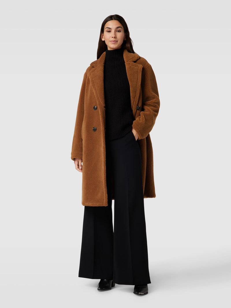 Mantel aus Teddyfell in camel