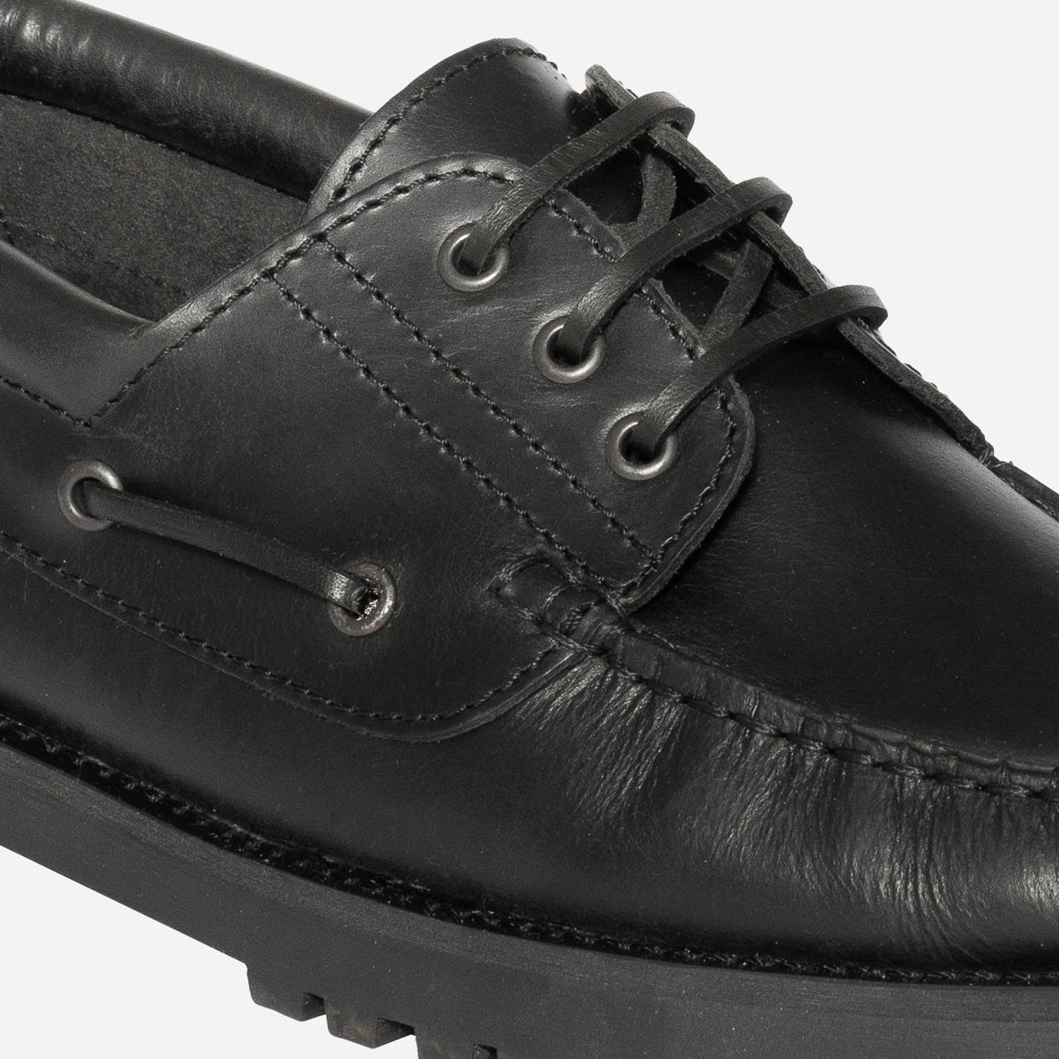 Chaussure bateau noir en cuir