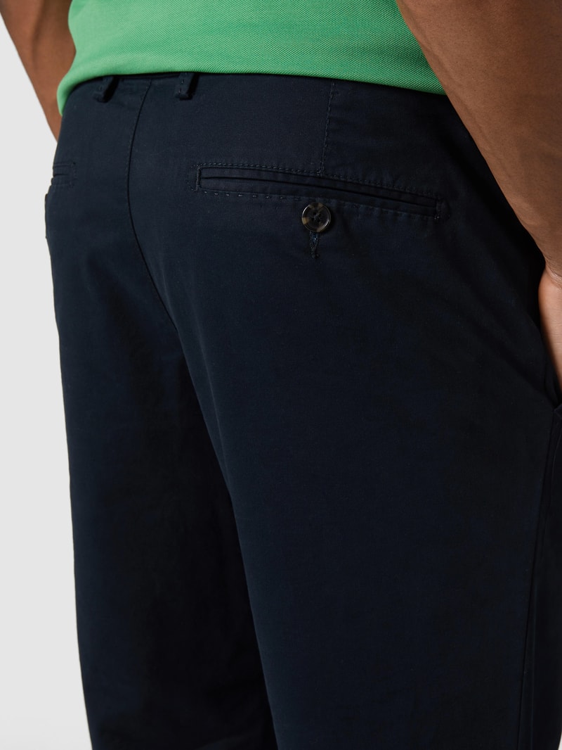 Chino mit Eingrifftaschen in marineblau