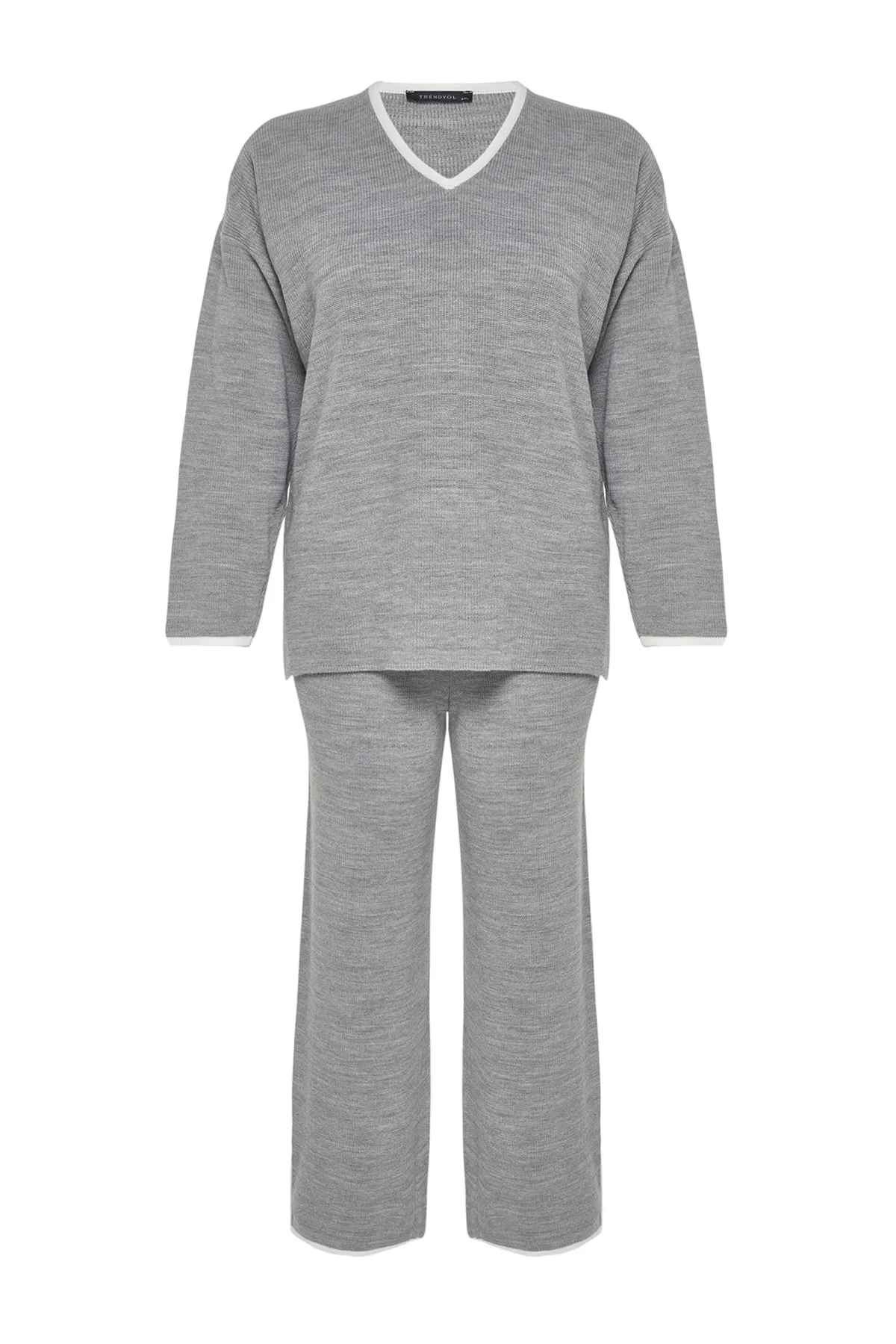 Trendyol Curve  Grau meliertes Strickoberteil und -unterteil mit V-Ausschnitt TBBAW24CP00011