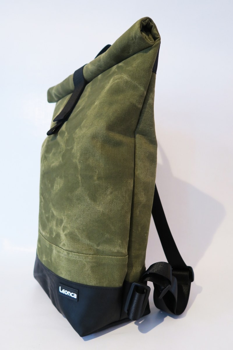 LEONCA Handtaschen khaki Rollrucksack Zeltleinen Oliv dunkel S