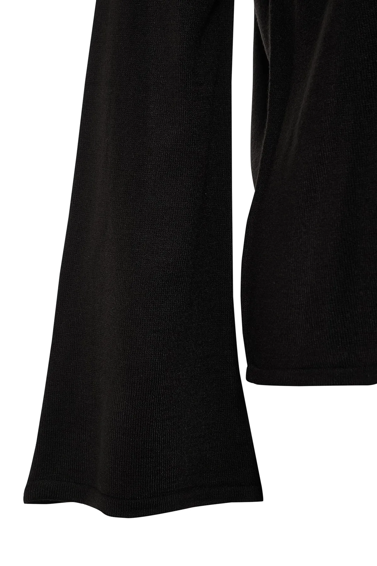 Trendyol Curve  Schwarzer Strickpullover mit spanischen Ärmeln TBBAW23AN00034