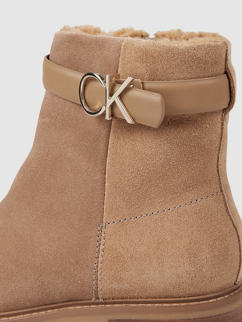 Ankle Boots aus Veloursleder in beige