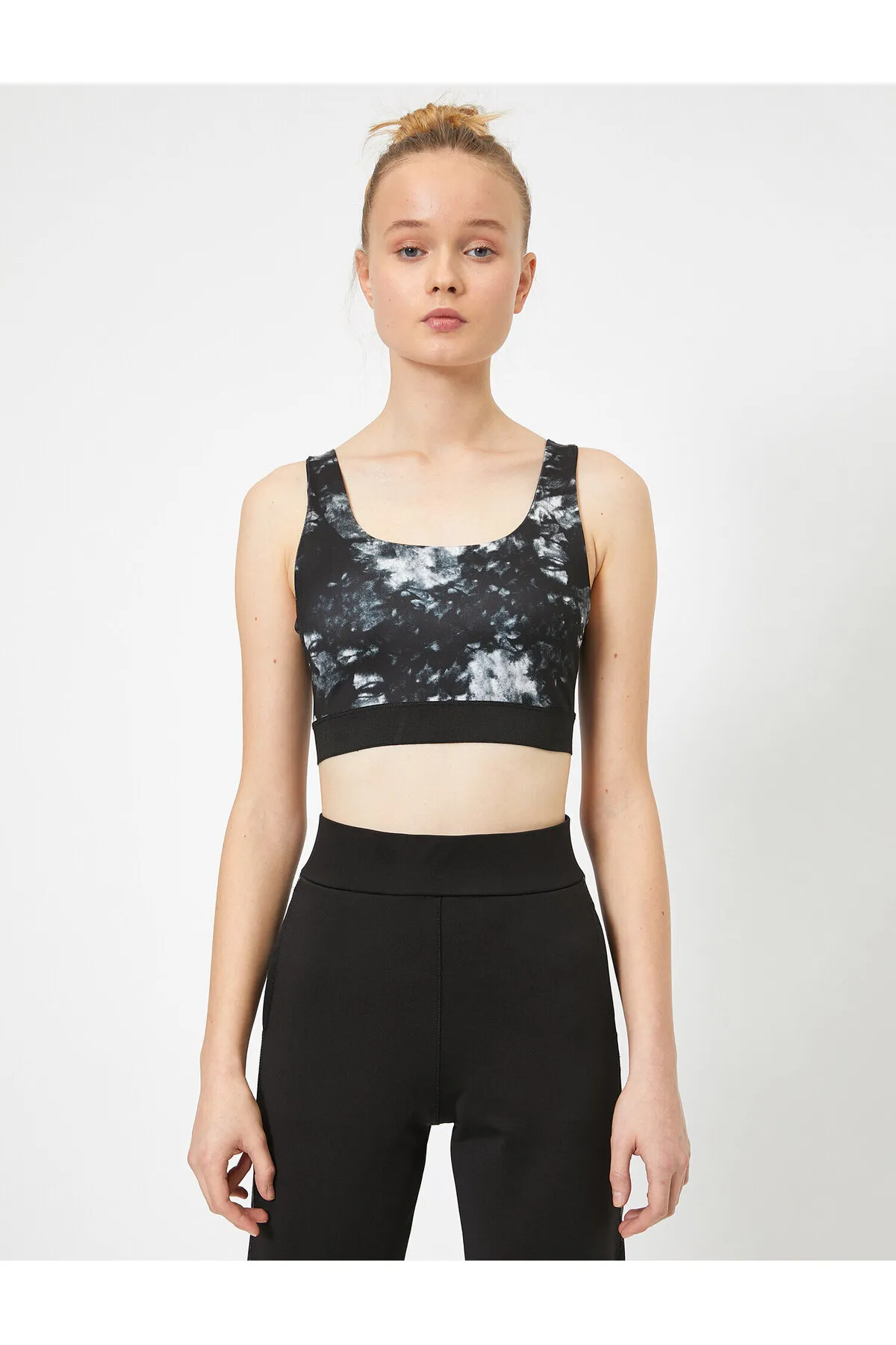 Koton  Schwarz gemusterter Sport-BH für Damen 0YAK32640NK