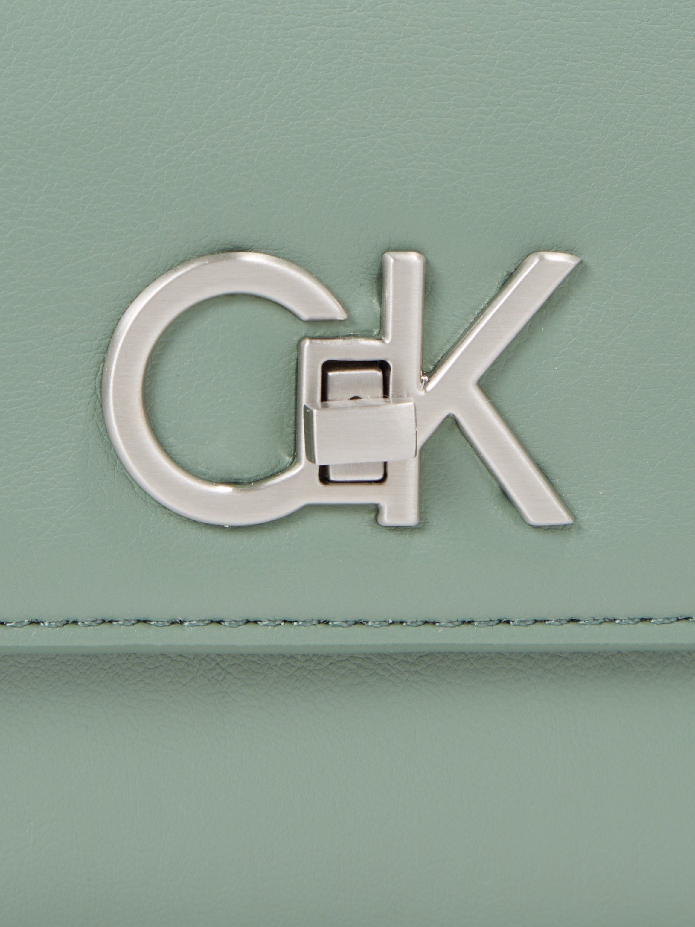 Calvin Klein Mini Bag RE-LOCK CAMERA BAG W/FLAP, mit CK-Emblem vorne