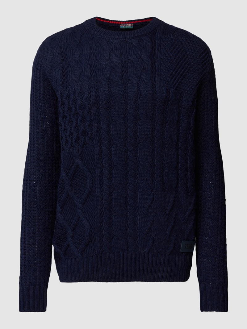 Strickpullover mit Label-Patch in marineblau