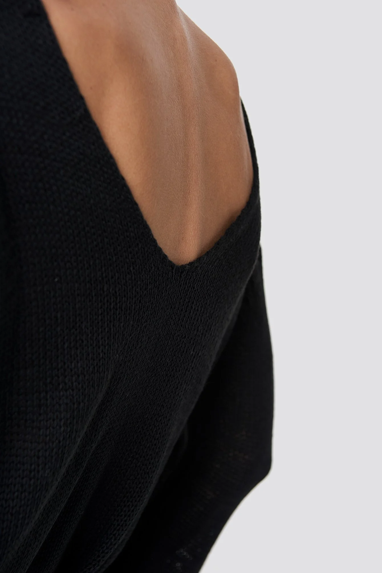Vanessa Back V-neck Knit