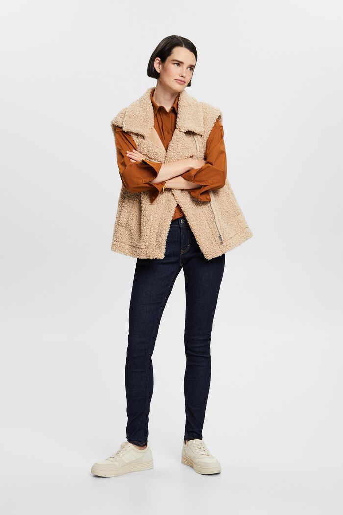 Recycelt: Skinny Jeans mit mittelhohem Bund