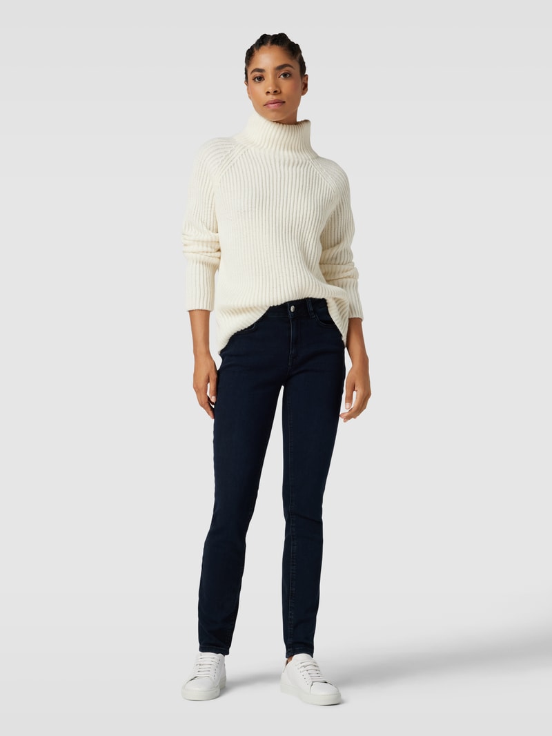 Slim Fit Jeans mit Viskose-Anteil und Label-Details in dunkelblau