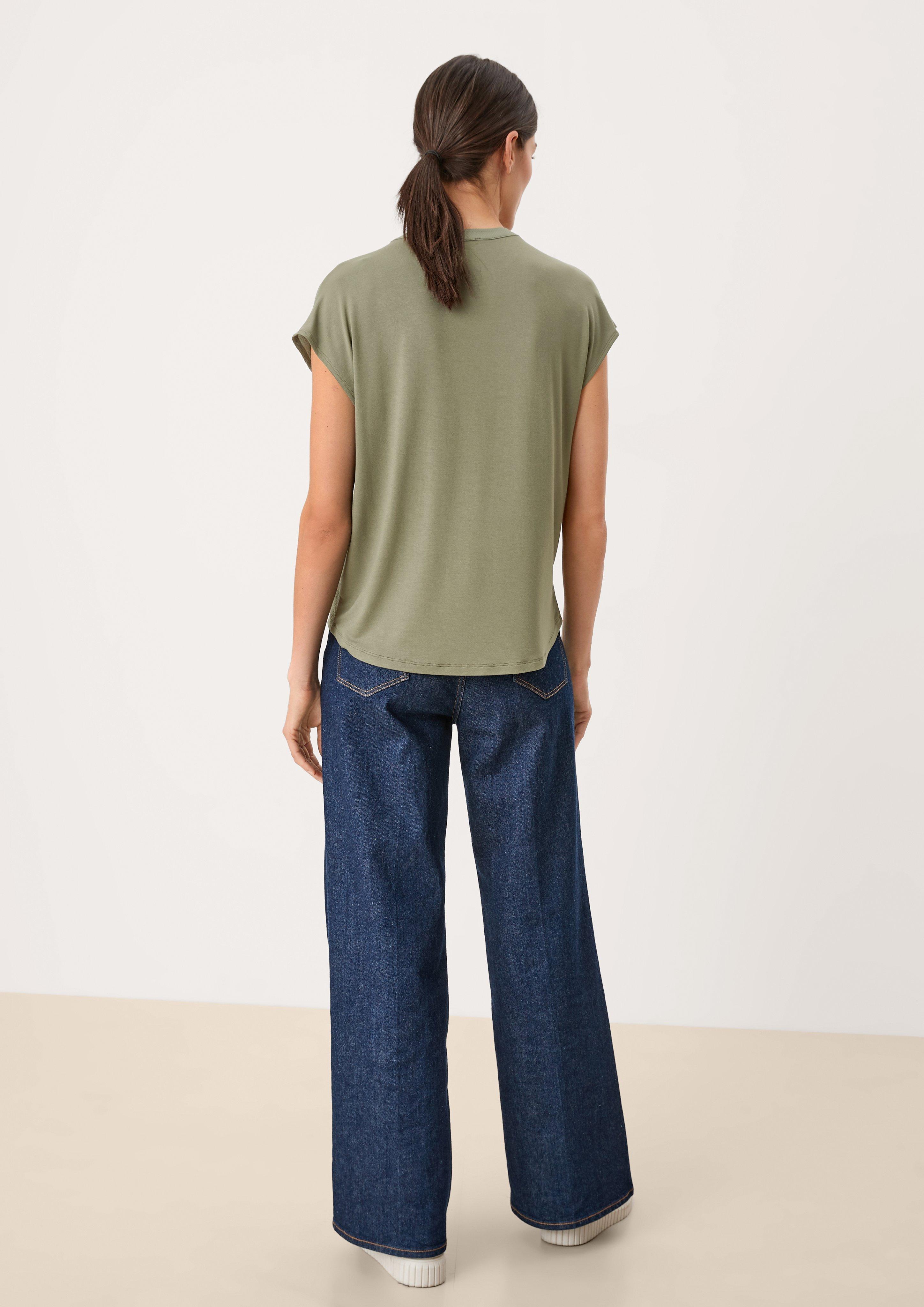 Viskoseshirt mit V-Neck  2112033-7928