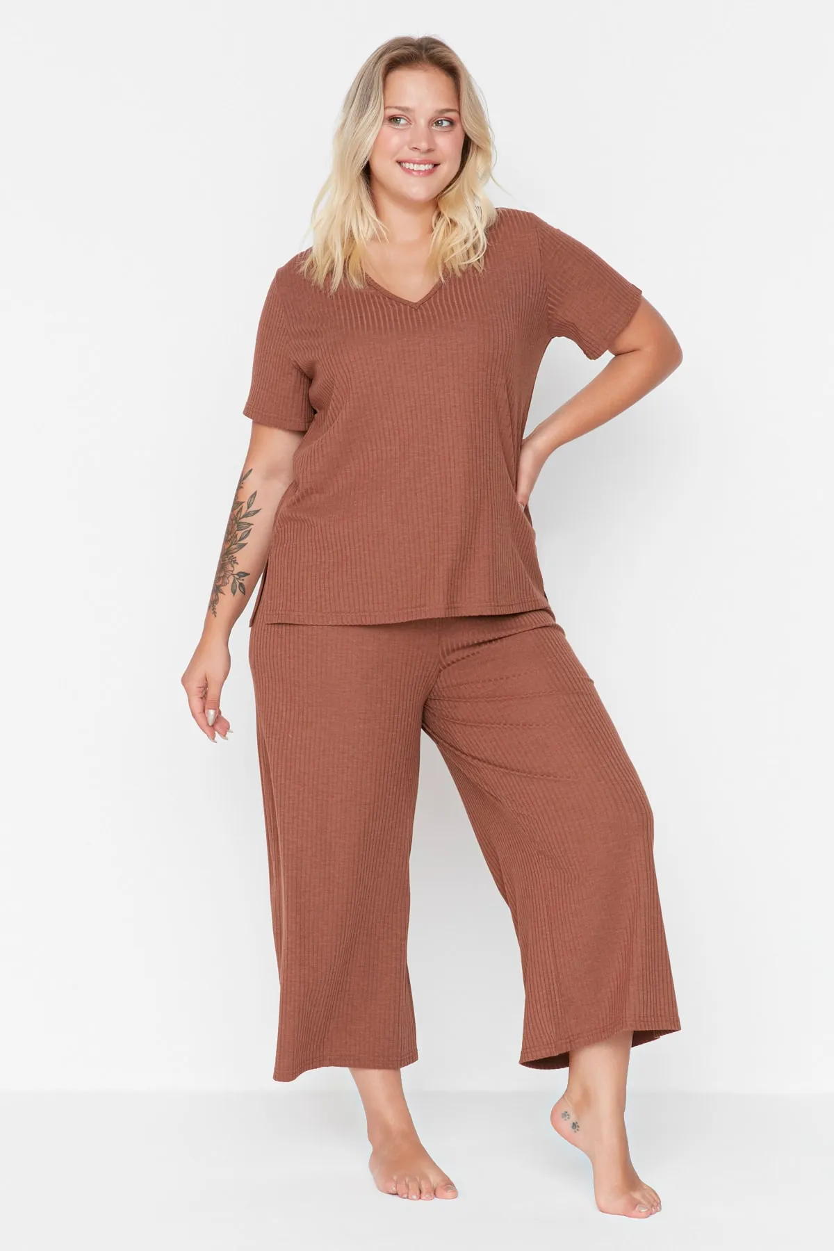 Trendyol Curve  Braunes Strick-Pyjama-Set TBBSS22PT0237