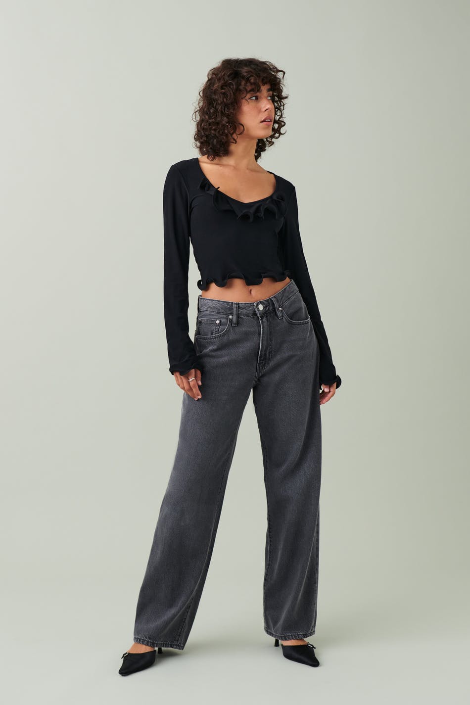 Wire ruffle top