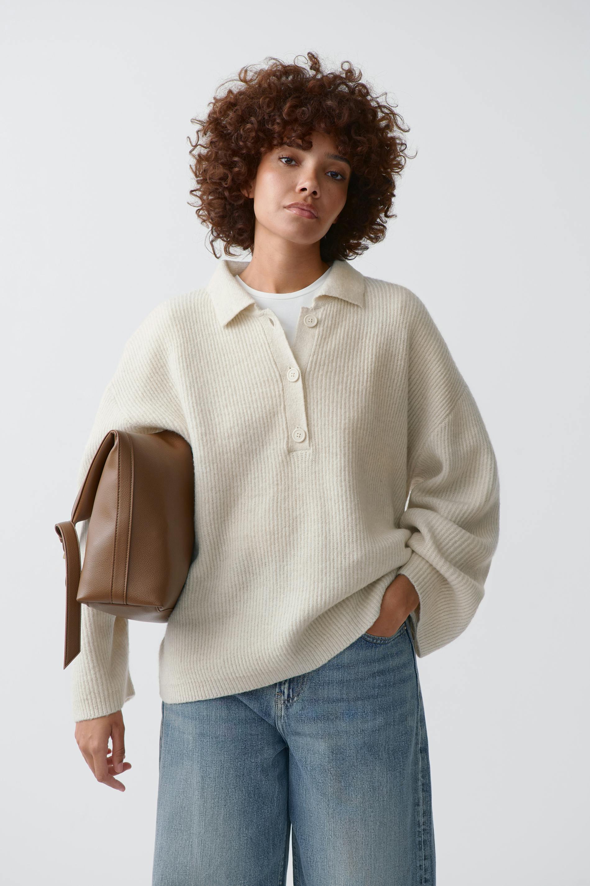 Knitted collar sweater