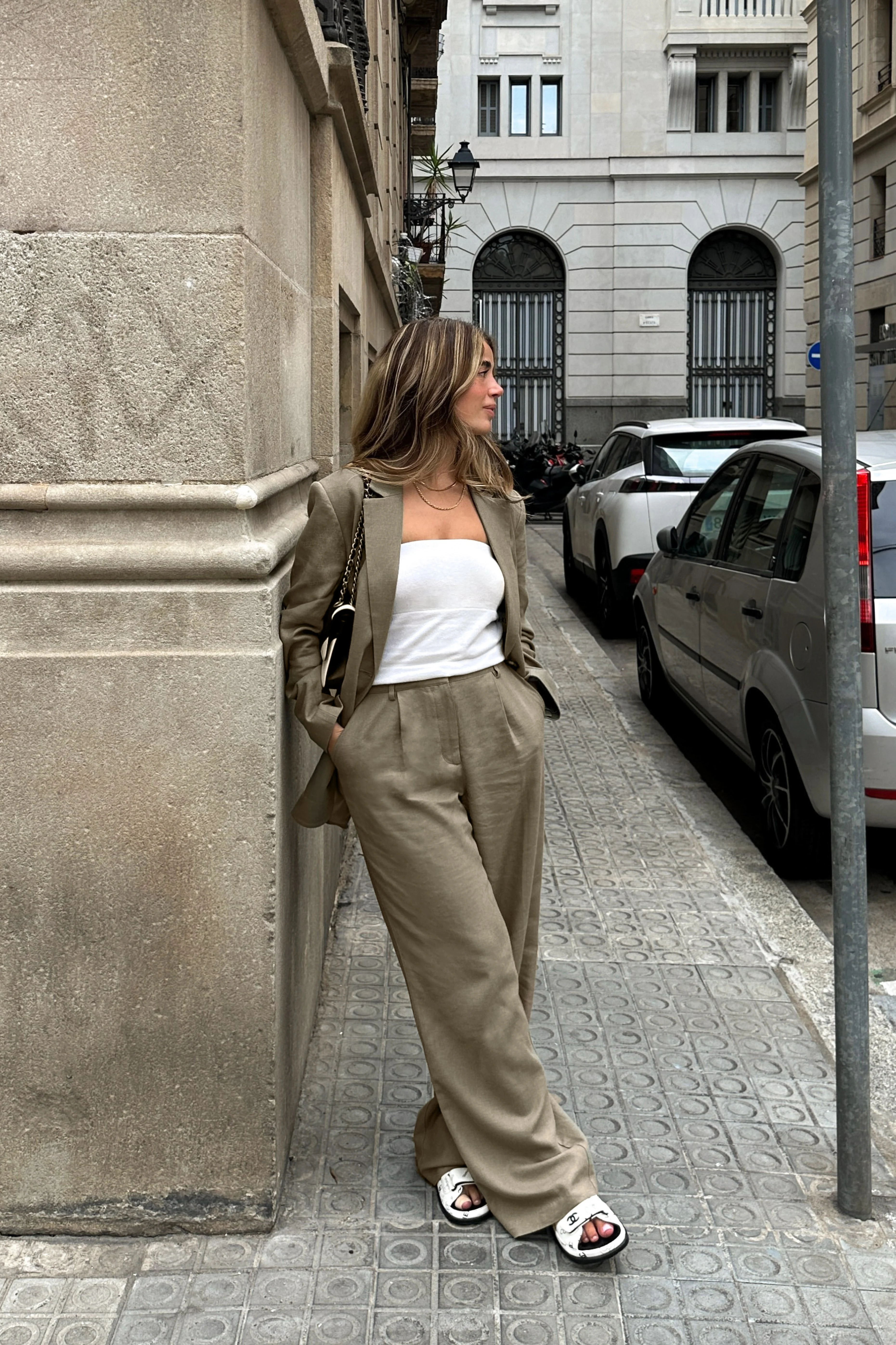 Schwere Leinenhose mit hoher Taille und weitem Bein