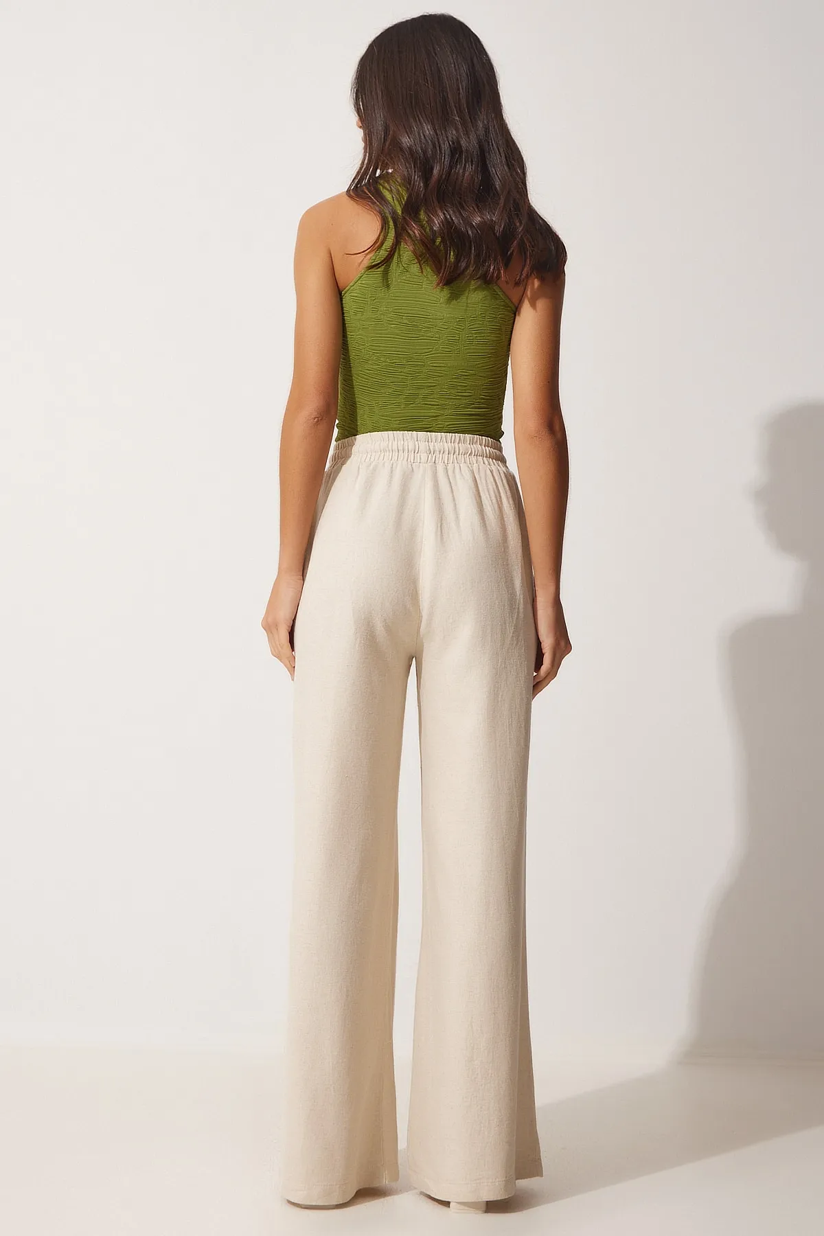 Happiness İstanbul  Cremefarbene lockere Palazzo-Hose aus Rohleinen für Damen NS00388