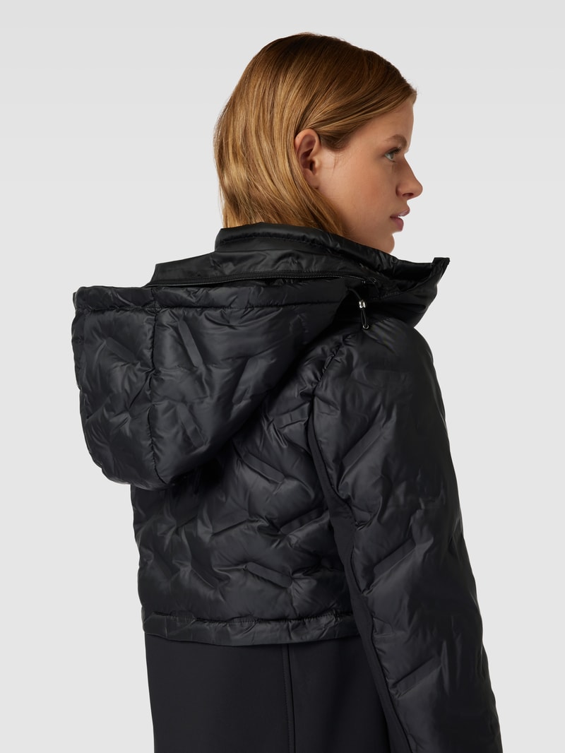 Hybridjacke mit Prägungen in schwarz