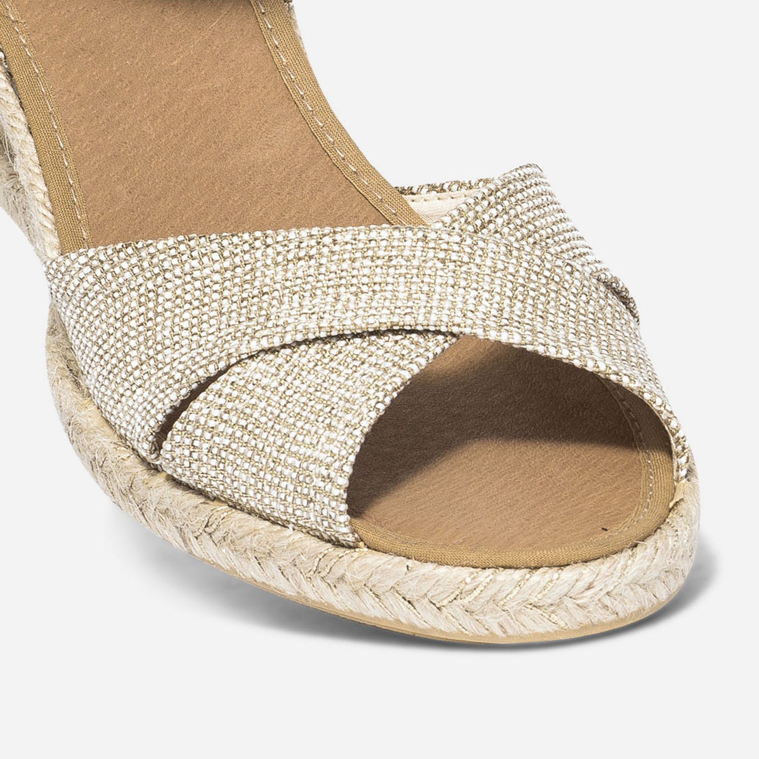 Sandale compensée beige pailleté or