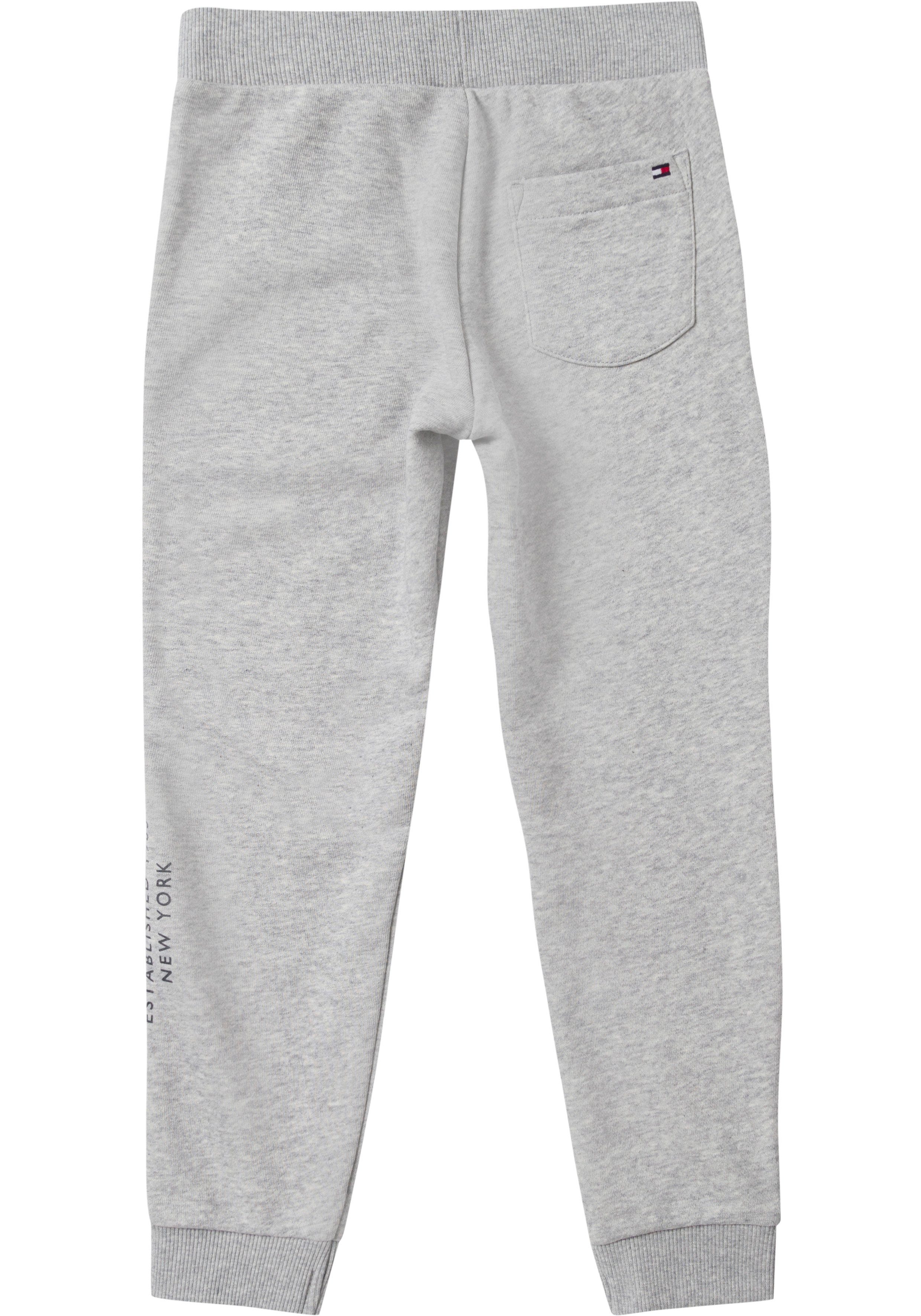 Tommy Hilfiger Jogginghose TH LOGO SWEATPANTS (1-tlg) mit innenliegendem Kordelzug am Bund