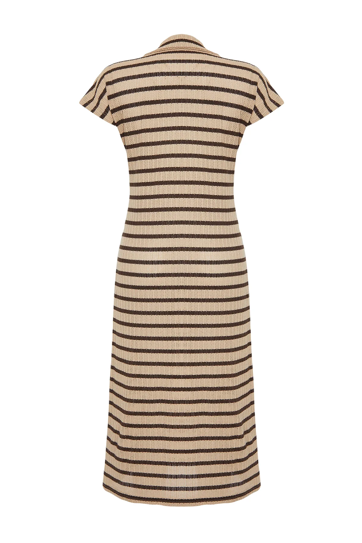 Trendyol Collection  Beige gestreifter Maxi-Polokragen in Strickoptik TWOSS24EL00204