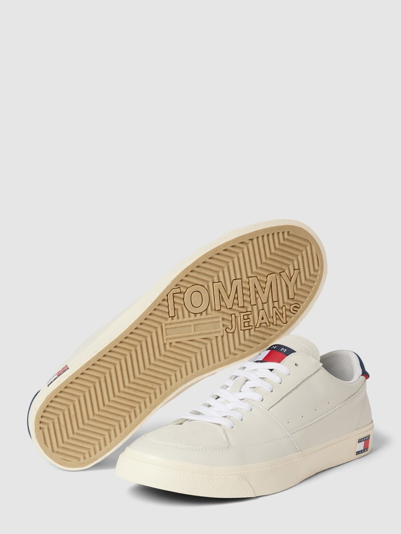 Sneaker aus Leder-Mix mit Label-Detail Modell 'VULCANCIZE' in offwhite