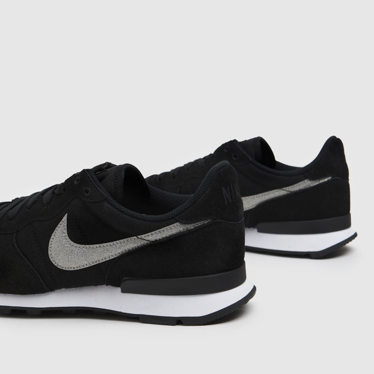 Nike Internationalist – Svarta och vita träningsskor