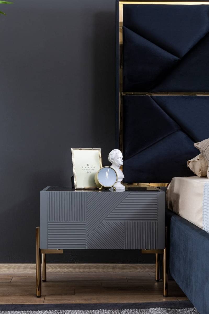 JVmoebel Schlafzimmer-Set Modernes Schlafzimmer Set Designer Bett 2x Nachttische Kleiderschrank, (4-St., 1x Bett + 2x Nachttische + 1x Kleiderschrank), Made in Europa