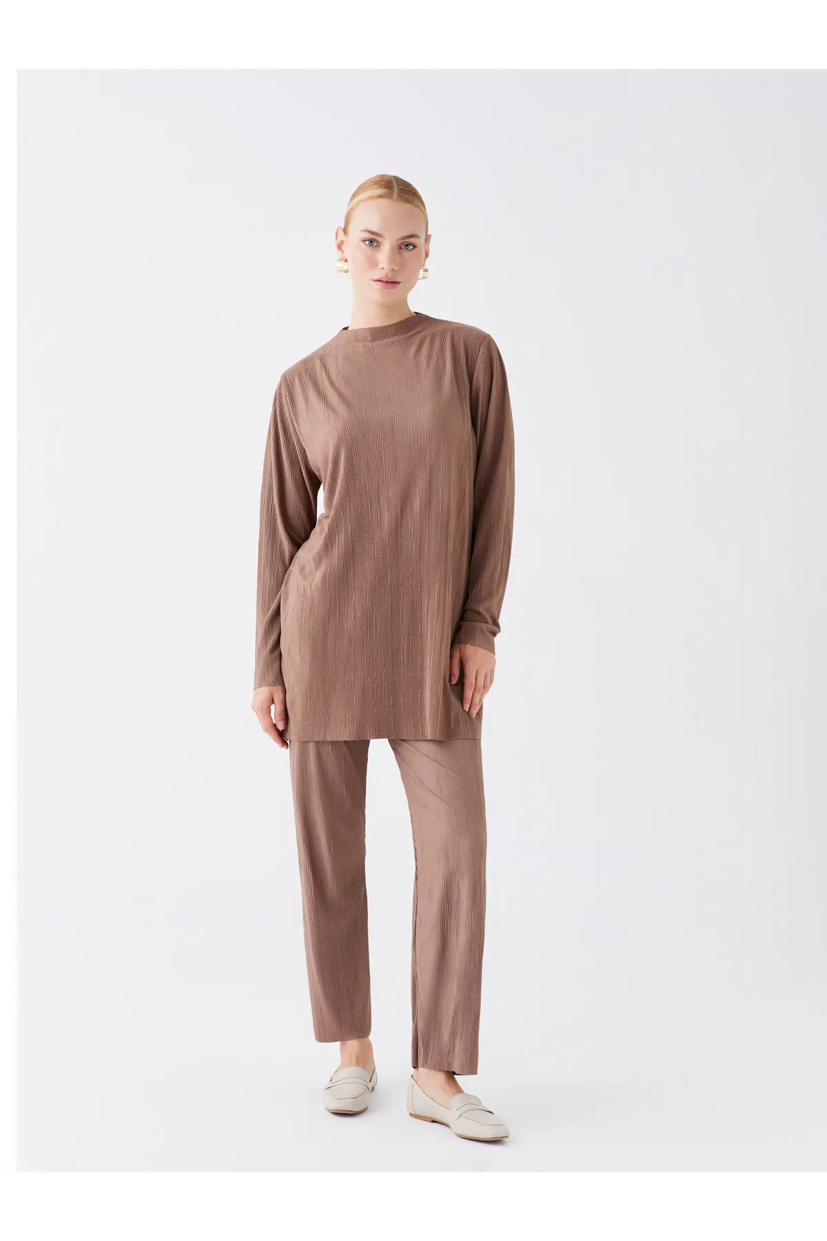 LC Waikiki  Einfarbige, langärmlige Oversize-Damentunika mit hohem Kragen